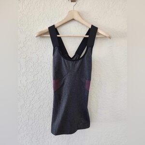 Beyond Yoga Criss Cross Back Workout Tank Built In Bra Size Large